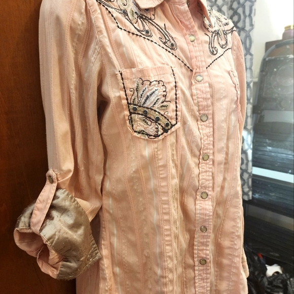 Roar Salmon Color shirt Small - Picture 5 of 7